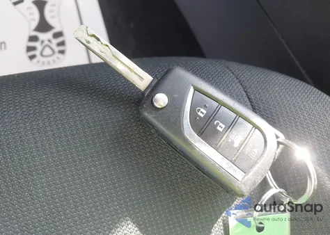 2021 Toyota Corolla Le z USA, uszkodzony, nr VIN 5YFEPMAE6MP190028